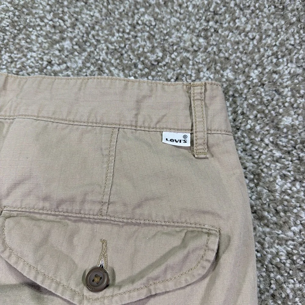 Vintage Levis Men Cargo Shorts W34 Tan Khaki Cotton Relaxed Multi Pocket Utility